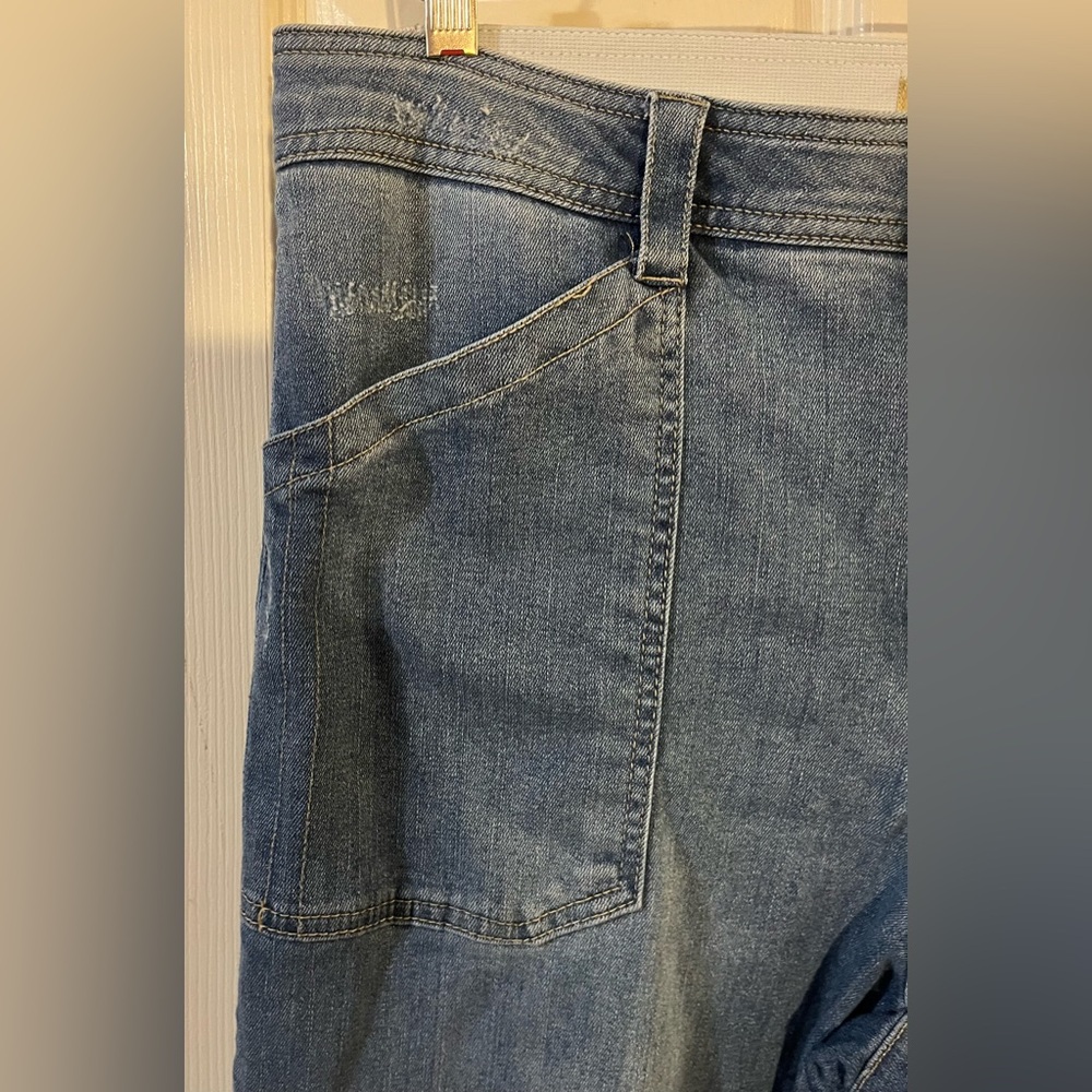 Democracy “Ab” technology Barrel Leg Jeans High Rise Medium Sandblast Blue (16) - Picture 5 of 8